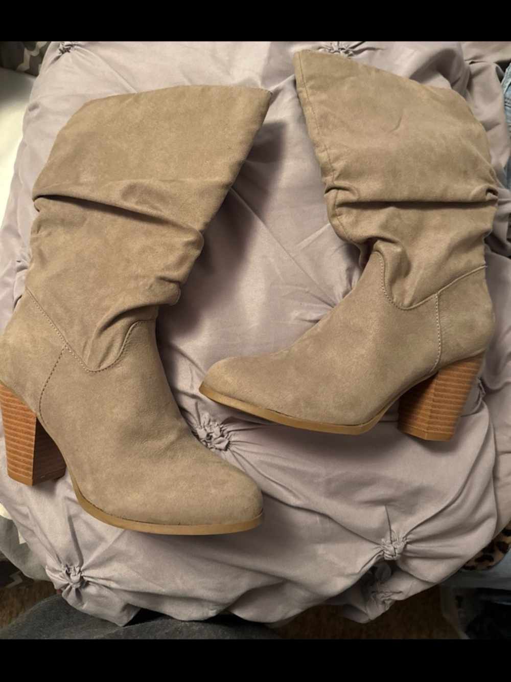 Size 8M Rampage tan suede boots